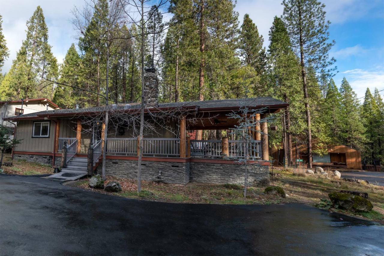 Starlight Lodge Yosemite West Exterior photo